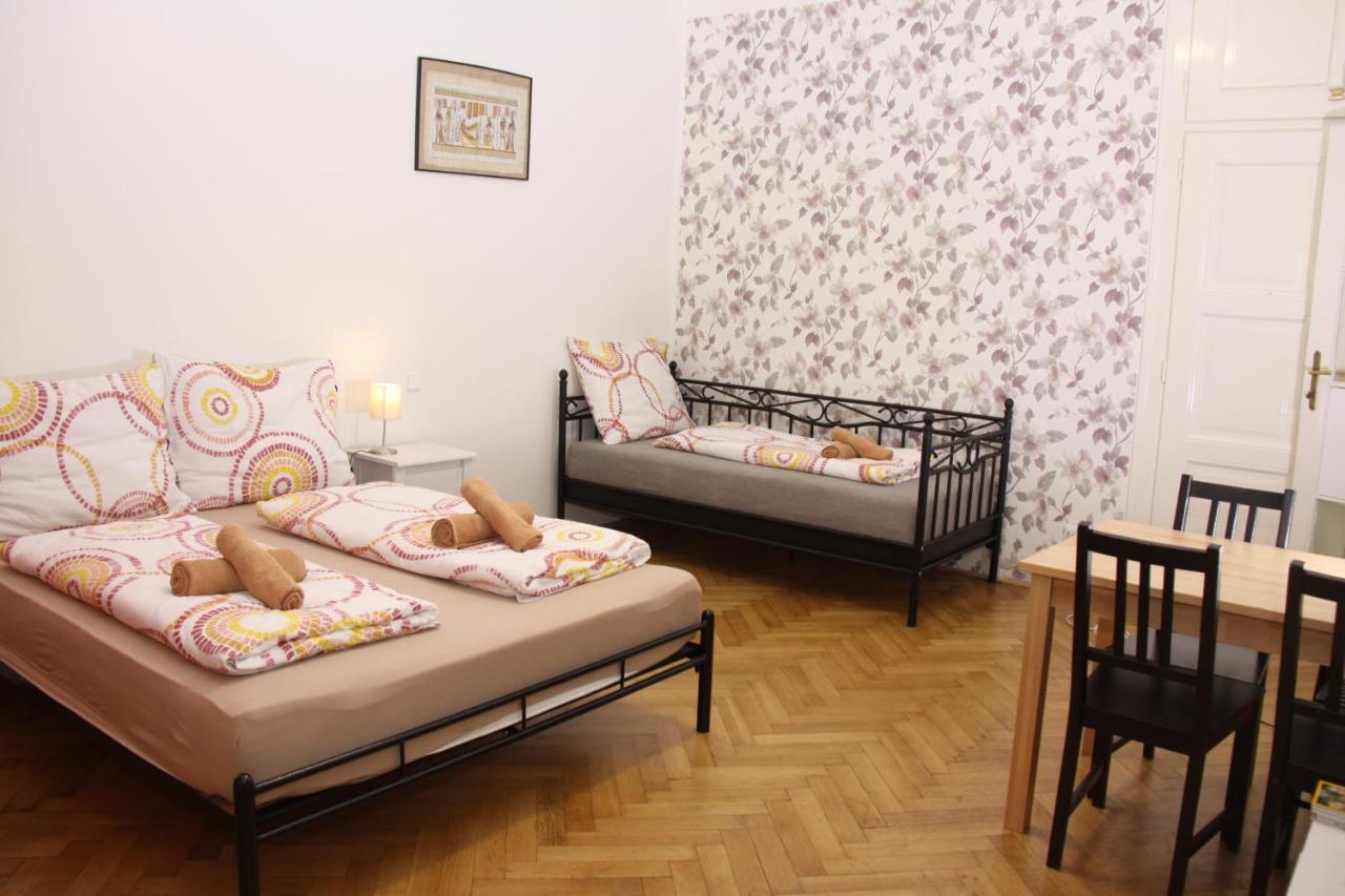 Central Prague Wenceslas Square Apartments 외부 사진