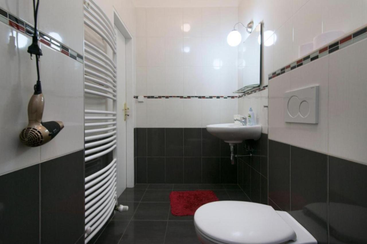 Central Prague Wenceslas Square Apartments 외부 사진